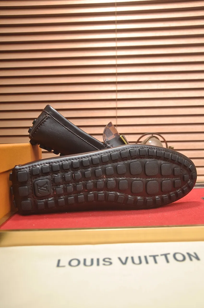 Men's men's shoes 💰420💶 [LV Doudou shoes] (water-dyed cowhide lining) new model is on the market, available on the official website. The new Doudou shoes are processed into single-color materials, and the uppers are made of imported horsehide leather. The body of the shoe is fully hemmed with mark thread, and is lined with imported original cowhide leather. The elegant shoe shape is super suitable for all-matching, and the size is 38-44.